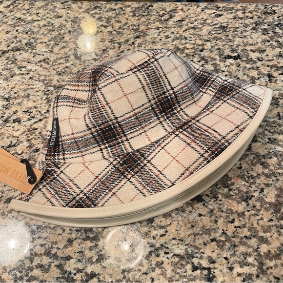 NWT Steve Madden OS Cream Women’s Beige Plaid Reversible Bucket Hat Gift Ret $42 - Picture 7 of 7